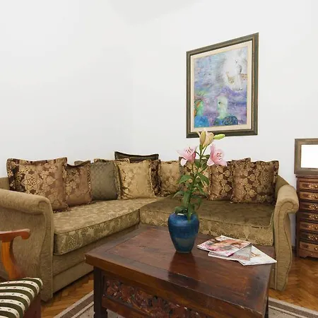 Lejlighed One Bedroom Republic Square *