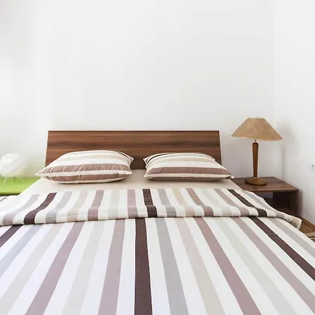 One Bedroom Republic Square Lejlighed *